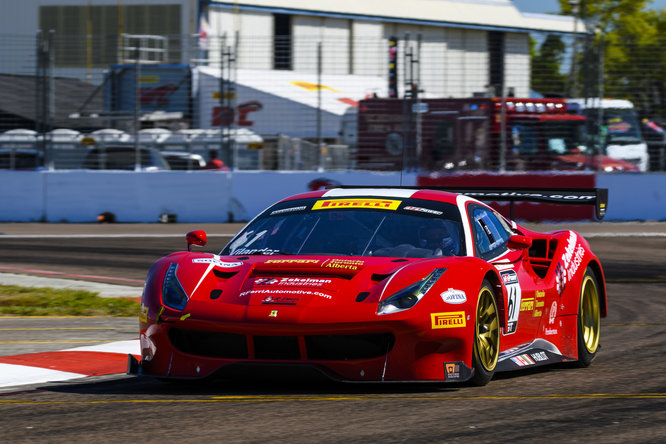 GT SprintX | Vilander e Molina campioni su Ferrari