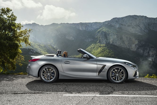 Nuova BMW Z4, anche a quattro cilindri