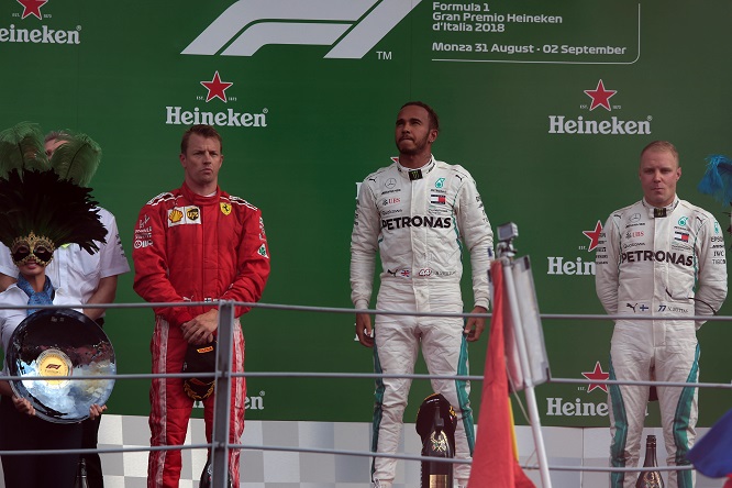 Raikkonen e Bottas, finlandesi contro i fischi a Hamilton