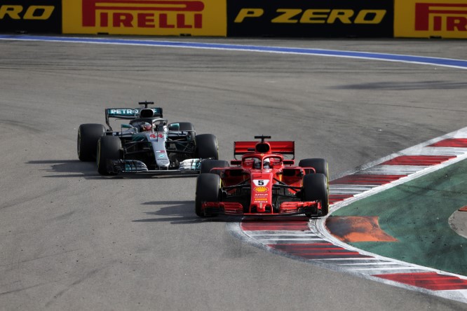 Vettel: “Sorpreso dal sorpasso di Hamilton, hanno fatto tutto bene”