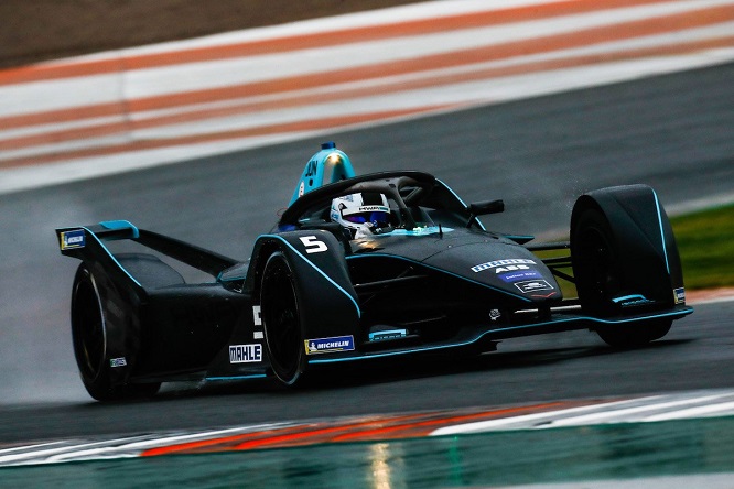 HWA sceglie Juncadella come tester in Formula E