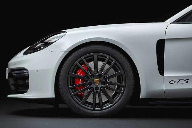 Porsche Panamera e Panamera Sport Turismo, ora anche GTS