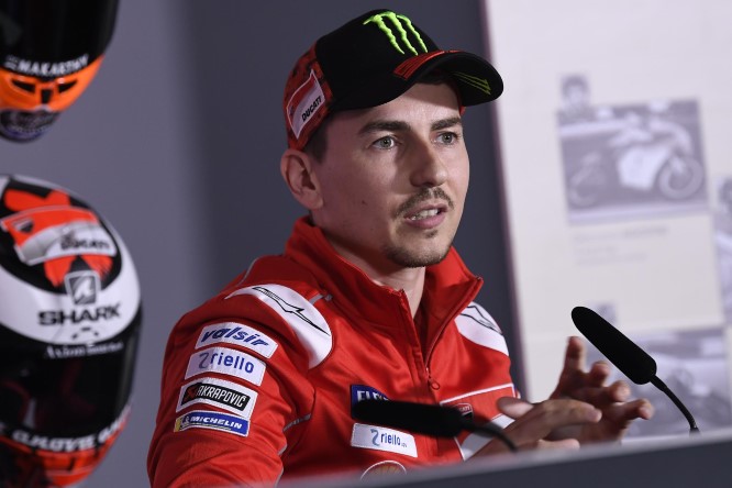 MotoGP | Lorenzo al veleno su Petrucci: “Differenze? 5 titoli e 68 vittorie”