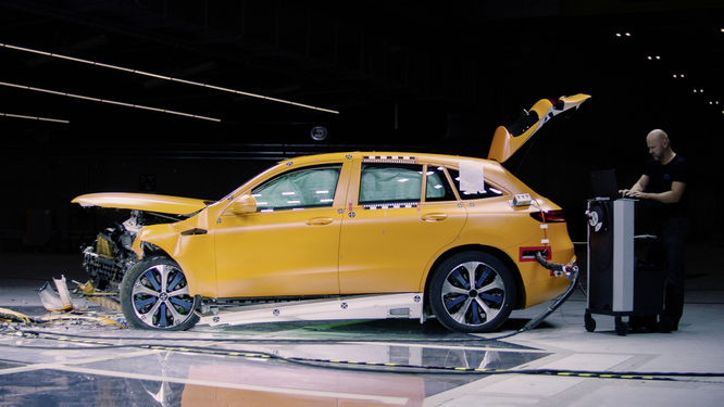 Mercedes EQC, il SUV elettrico studiato per essere il più sicuro
