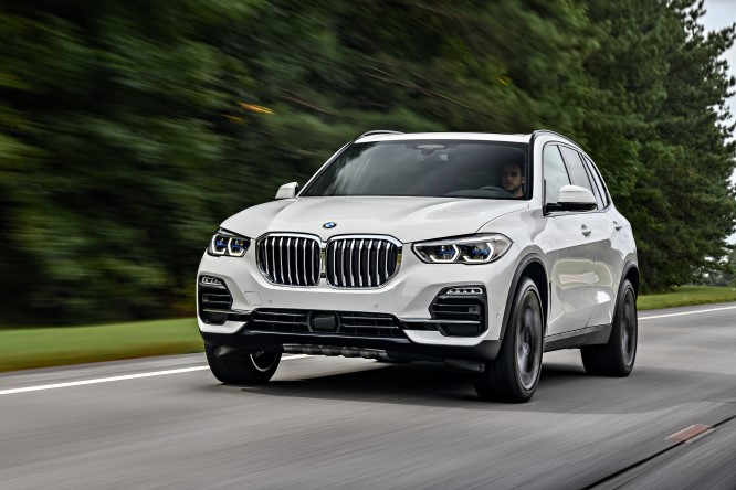 BMW X5 restyling, primi test al Nurburgring