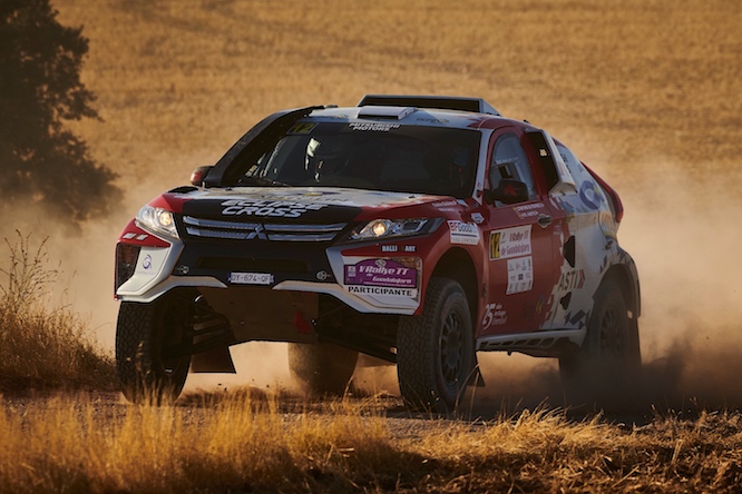 Una donna alla Dakar con il mostro della Mitsubishi