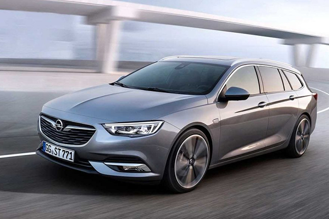 Opel Insignia multimediale con lo schermo a 8 pollici