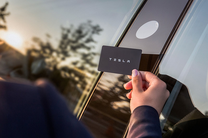 Come acquistano le auto i clienti Tesla