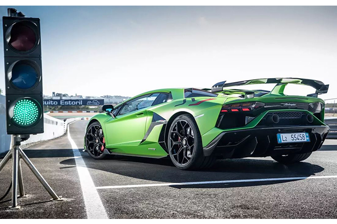 Lamborghini non si svende, tetto a 8000 vetture