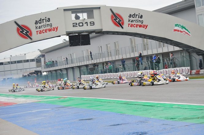 La pioggia domina le prime qualifiche della WSK Super Master Series