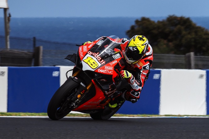 WSBK | Test Phillip Island day-1: Bautista in vetta