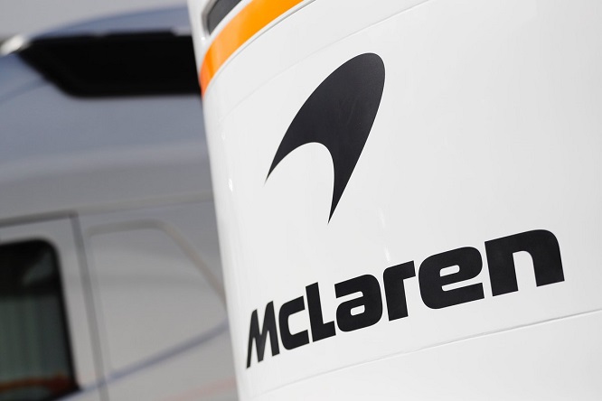 McLaren: incendio durante il filming day, 3 feriti lievi