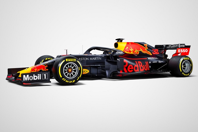 Red Bull torna alla veste ‘classica’