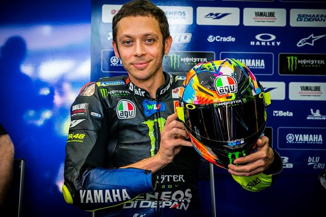 MotoGP | Casco dipinto a mano per Valentino Rossi a Sepang