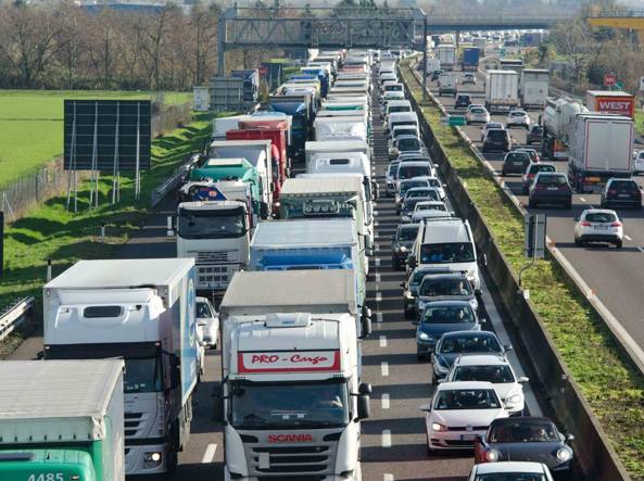 Brexit no deal, conseguenze su trasporti e carburante