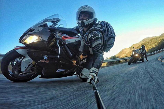 I giovani motociclisti vittime dei selfie