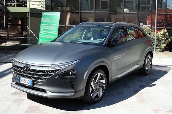 Hyundai NEXO, viaggia sulla A22 il suv a idrogeno