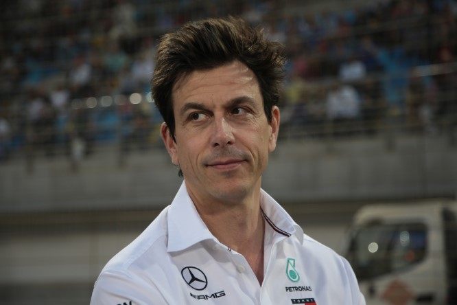 Wolff: “Ferrari, mezzo secondo di vantaggio in rettilineo”