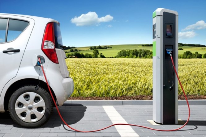 Auto elettriche, svolta in Europa entro il 2021