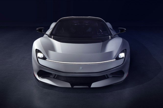 Pininfarina Battista, su strada nel 2020