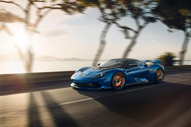 Pininfarina Battista, l’hypercar elettrica sempre connessa