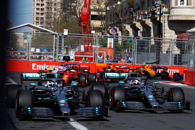 Hamilton avvisa Bottas: “Non gli lascerò più la posizione”