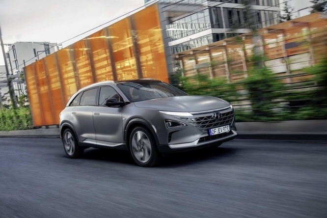 Hyundai Nexo, prima auto a idrogeno immatricolata in Italia