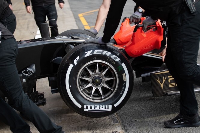 Three teams to test 18-inch tyres for Pirelli