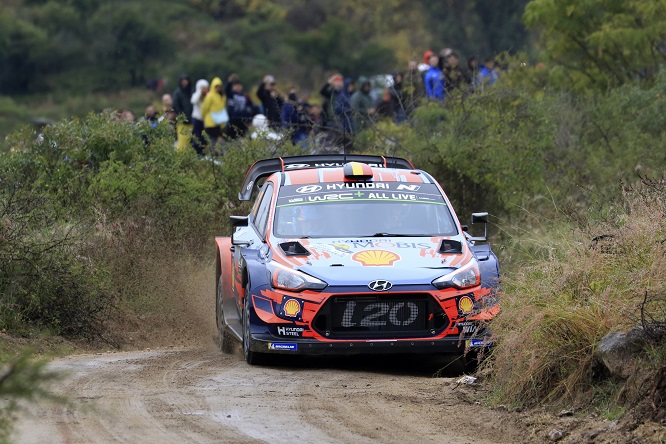 WRC | Neuville comincia davanti