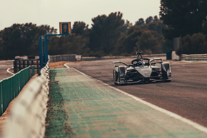 Hartley e Jani battezzano la Porsche a Calafat