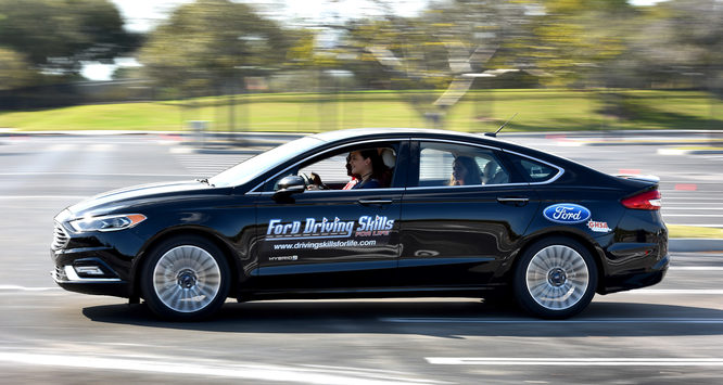 Ford, via ai corsi di Driving Skills For Life