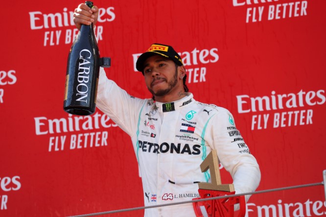 Hamilton, 5 kg in meno rispetto ai test 2019