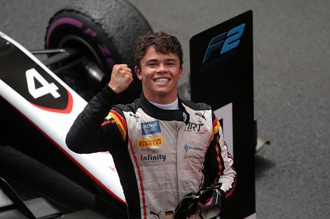 Wolff: “De Vries può ancora arrivare in F1”
