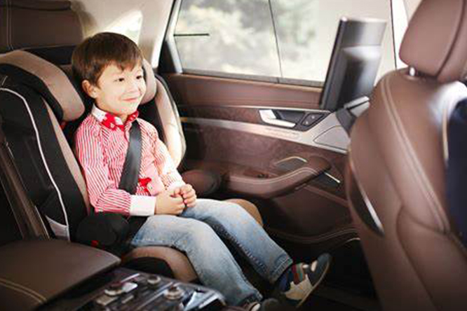 Bambini: la guida sulla sicurezza in auto