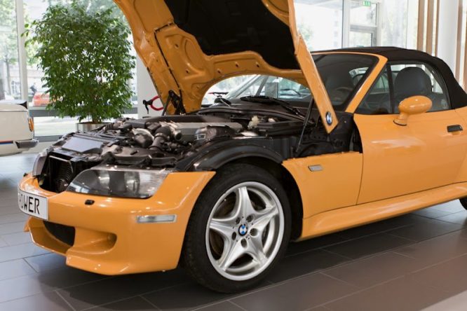 La paura si chiama BMW Z3 V12