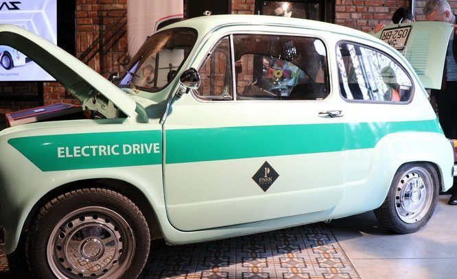 La replica di Fiat 600 diventa elettrica in Macedonia