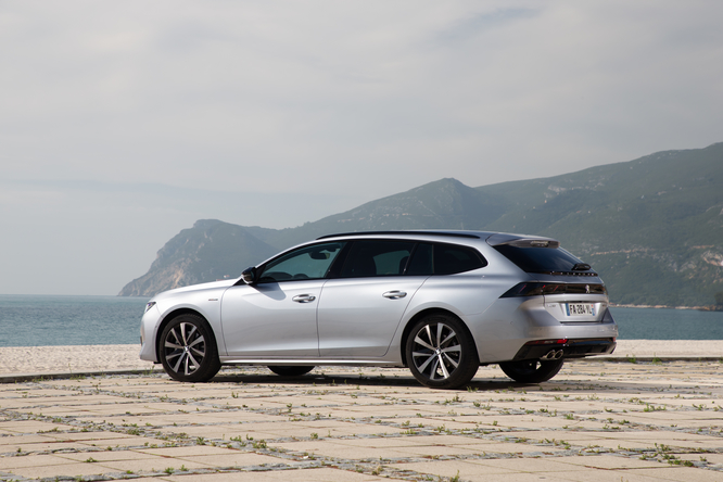 Peugeot 508, debutto italiano per la variante SW