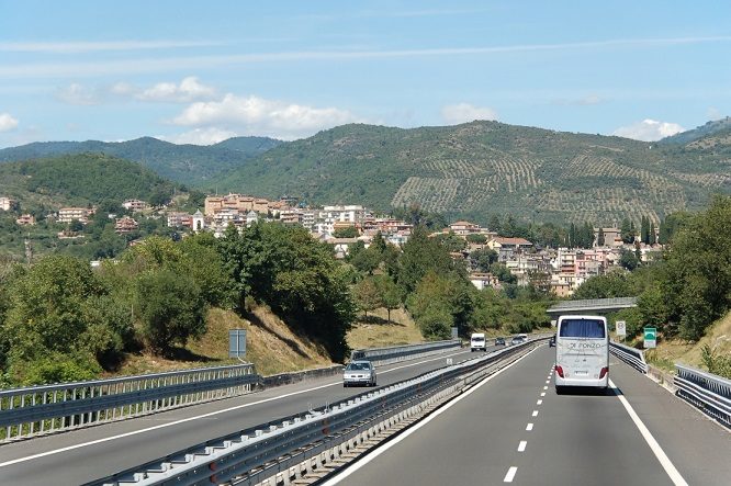 Toninelli annuncia la sospensione della Gronda di Genova