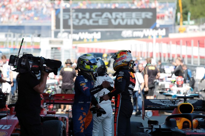 Verstappen e Norris vincono a Spa con brivido finale