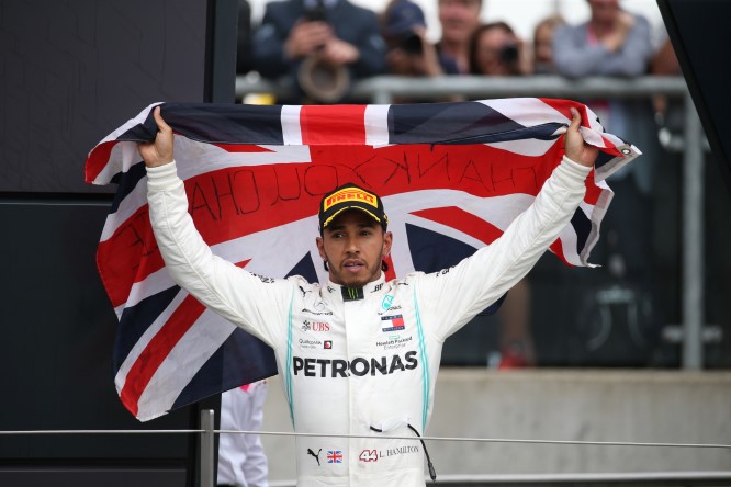 Hamilton paragona il 2021 alla Brexit