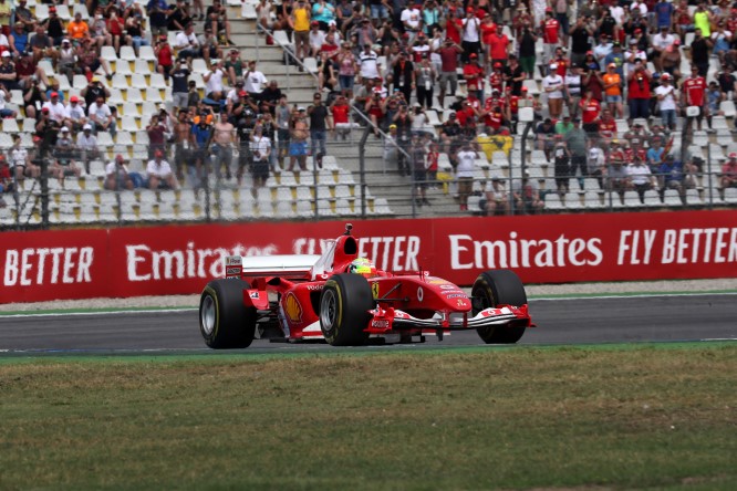 Emozione Mick Schumacher sulla F2004 di Michael