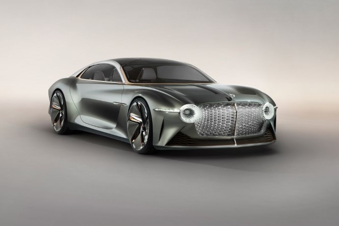 Bentley, prima elettrica nel 2025