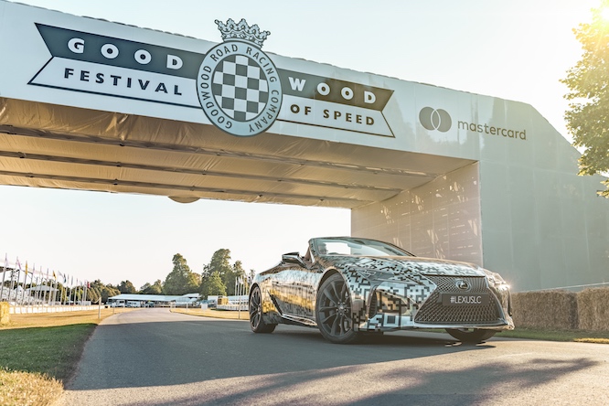 Lexus LC Convertible, il prototipo a Goodwood