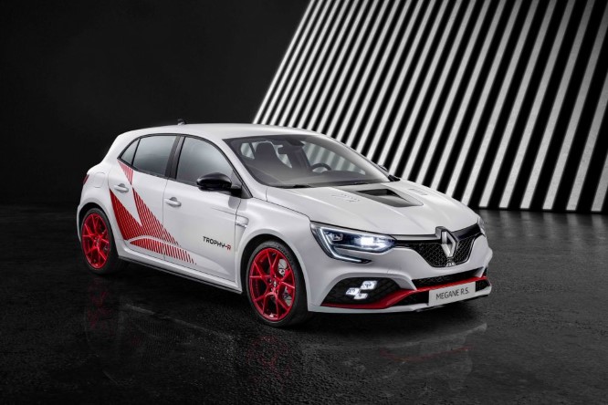 Renault Mégane RS Trophy-R è una gran brutta bestia