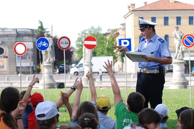 ACI Milano: educazione stradale per studenti e automobilisti