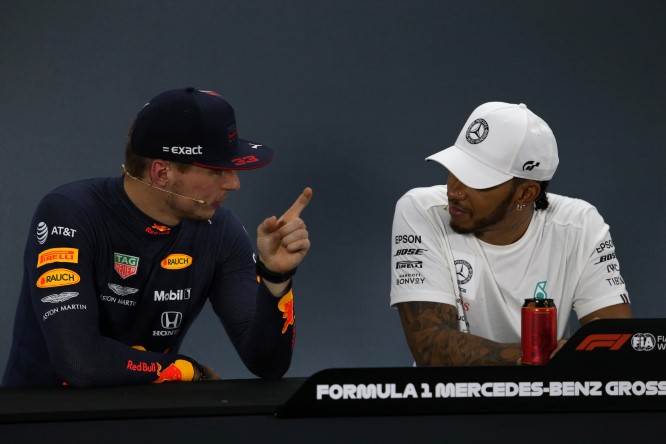 Verstappen vs Hamilton, il confronto è anche online