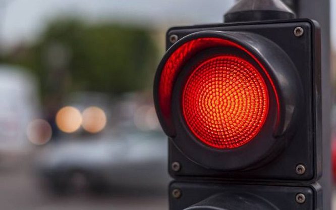 Torino: super semafori per chi passa col rosso