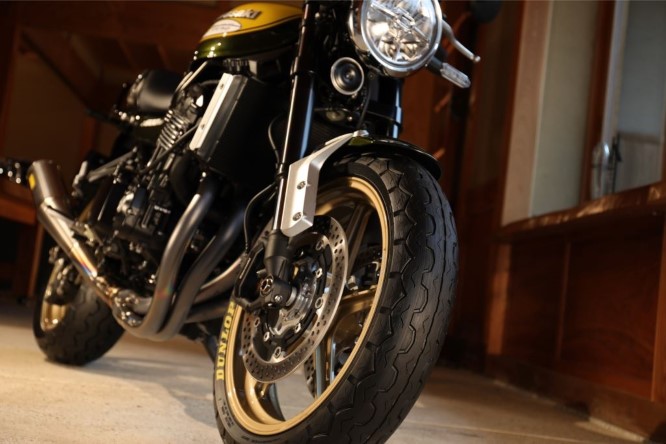 Dunlop TT100 GP, la gomma per le cafe racer