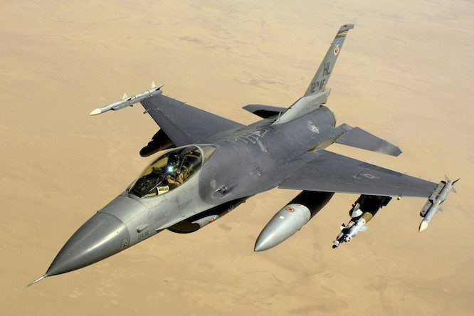 Per soli 8,5 milioni di dollari questo F-16 può essere tuo