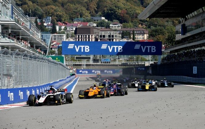 F2 | Sochi: incidente al via nella gara sprint